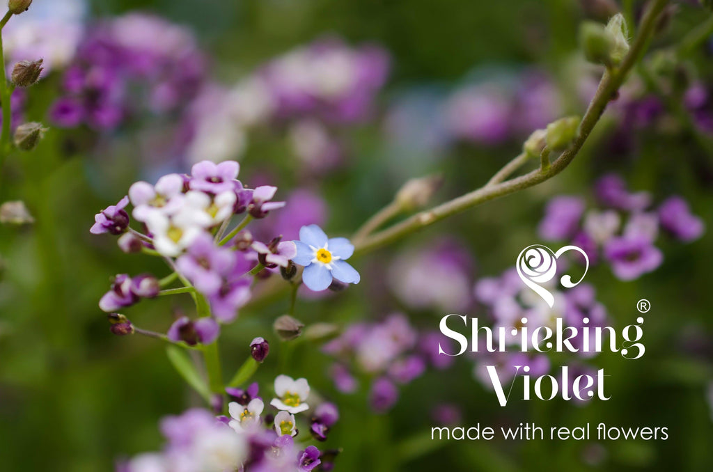 Cat necklace with real flowers by Shrieking Violet. Perfect gift for